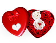 پکیج کادویی انگشتر و گل عطری طرح Love